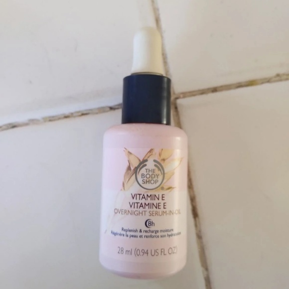 The Body Shop Vitamin E Oil Overnight Serum